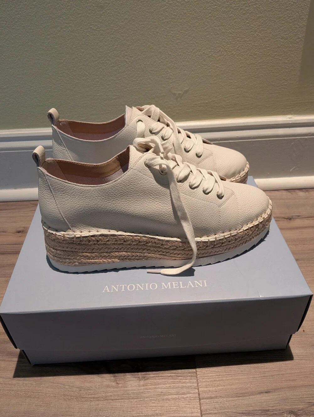 NWT Antonio Melani  Espadrille Platform Sneaker